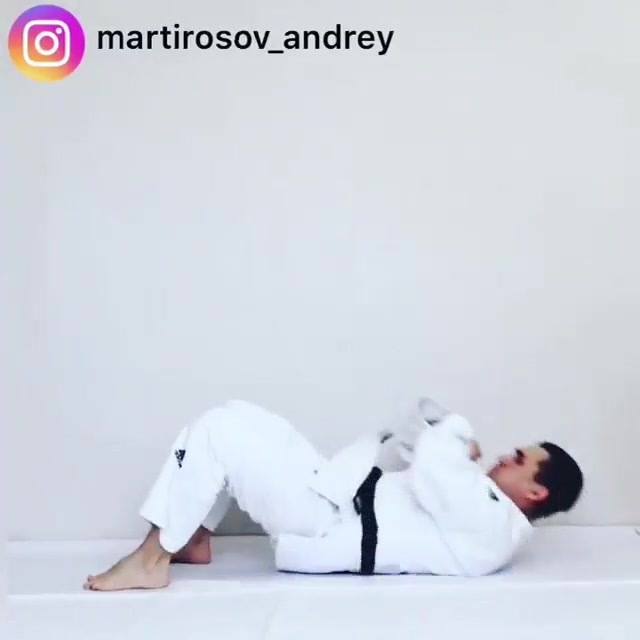 Judo 柔道 Ne waza 寝技 
 Fuente: Andrey Martirosov
Judo athlete Don't miss it 
 Sourc