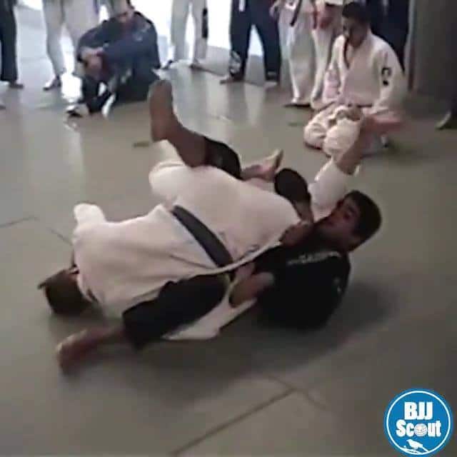 Vitor Shaolin Ribeiro old school kneebar / sweep combo