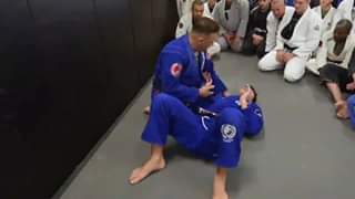 Renzo Gracie - Cross Choke Details