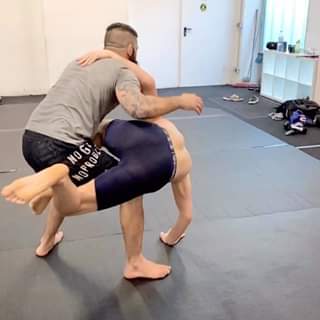 Ending Friday with a Second Entry of our Scissors Takedown Seriesby @abelbjj