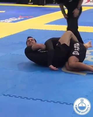 Thiago Abreu guillotine