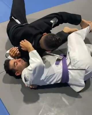 Strong One Leg Smash and Submission