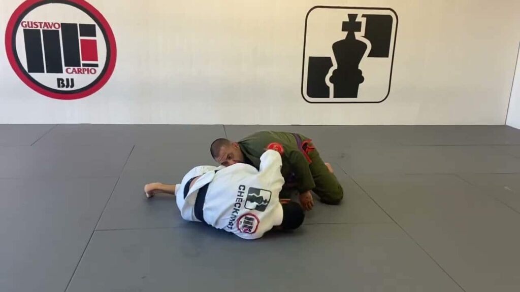 Reverse De la Riva to Omoplata and Triangle