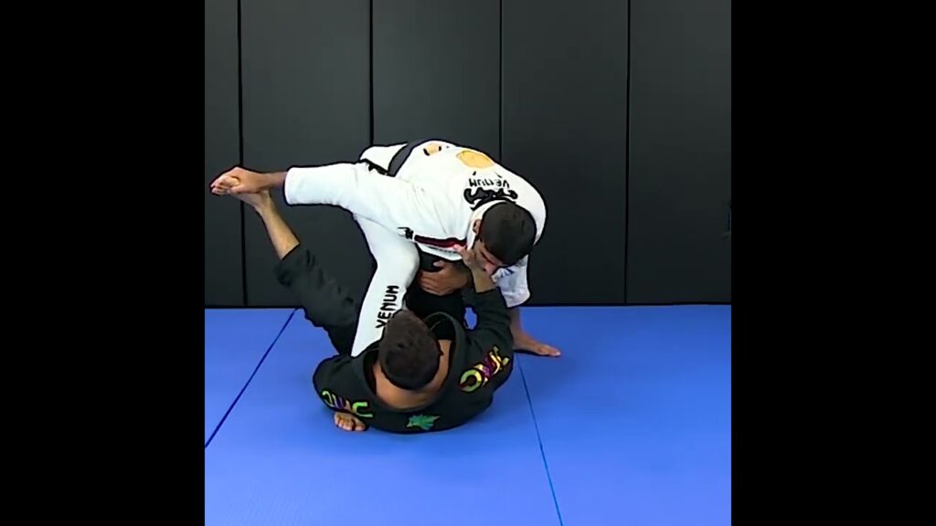 7 POINT GUARD PASS from SINGLE X - Leandro Lo