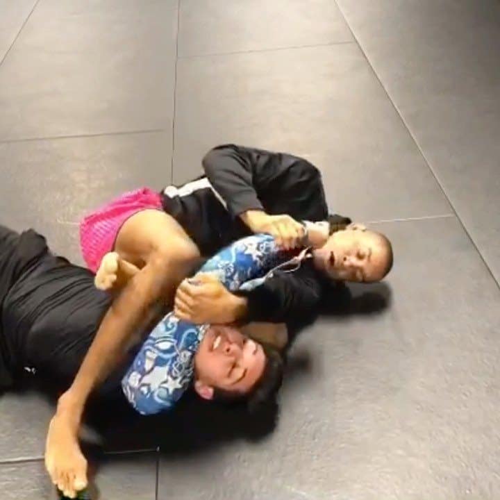 @benjaminsample GoGo Clinch chain at 10th Planet HQ  Last post for the year, tha