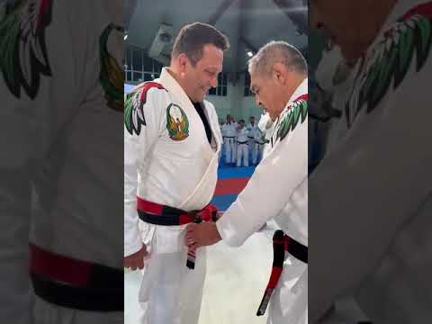 A graduação de Renzo em Abu Dhabi