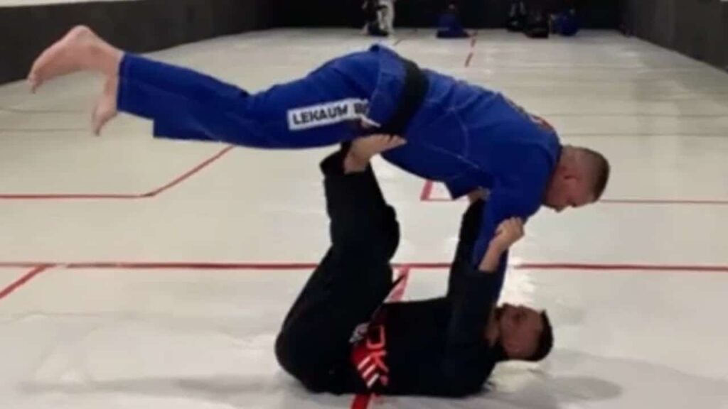 APRENDA ESSA RASPAGEM DE JIU JITSU PARA SURPREENDER SEUS ADIRERSSARIOS FEUBJJ