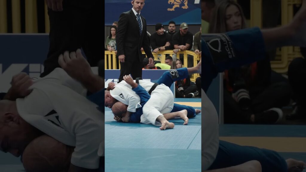 Action packed quarter final match between Davi Vetoraci and Vinícius Martins! #bjj #ibjjf #jiujitsu