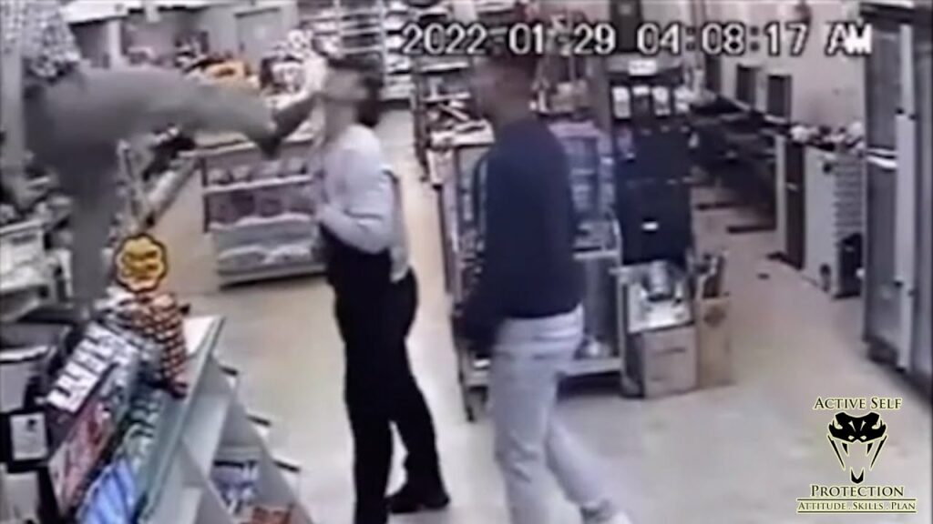 Aggressive Customer Gets introduced To Clerk’s Shoe Leather