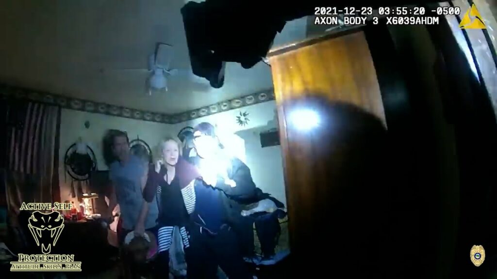 Akron PD Officers Handle Their Business