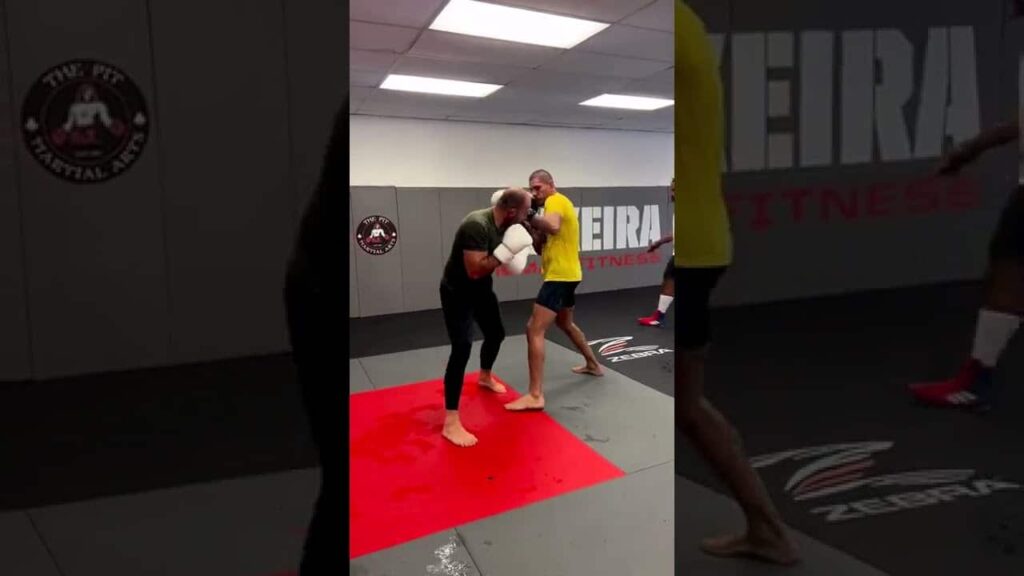 Alex Pereira spotted training with Glover Teixeira π