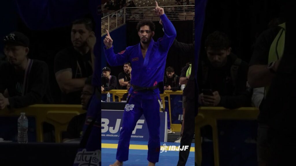 Alexandre Jesus advances to the lightweight semifinals! #ibjjf #bjj #jiujitsu