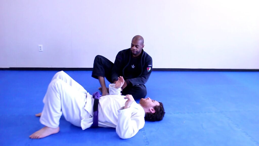 An Idea for Hitting the Baseball Ball Choke from the Top of Side Control