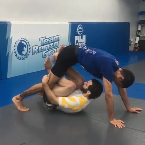 An important drill for mastering the leglock game by @robertdeglebjj