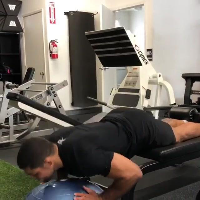 Andre Galvao hits the Gym! Some hamstring workout