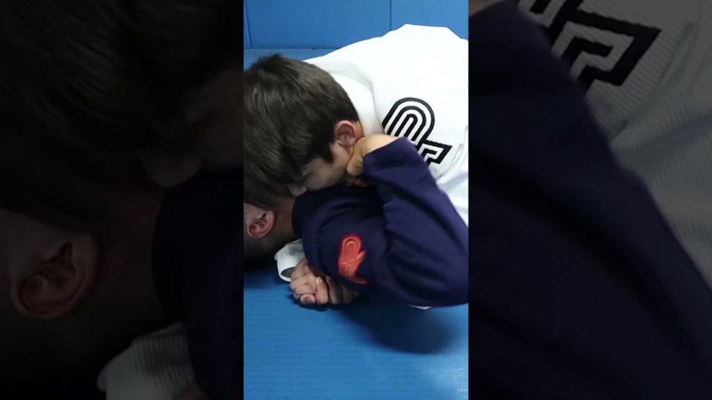 Armbar from bottom side control #jiujitsu