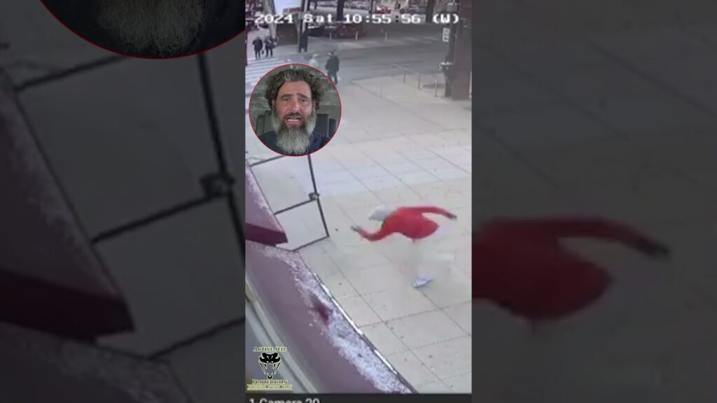 Armed Clerk Stops Robber in Chicago