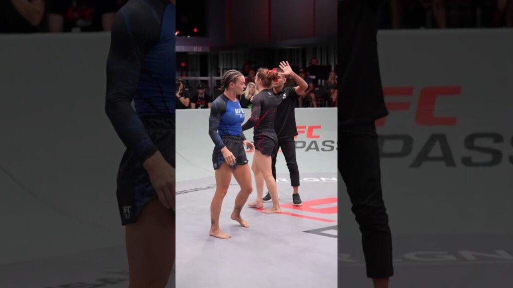 Aurellie Le Vern gets the QUICK americana submission π€ #UFCBJJ2