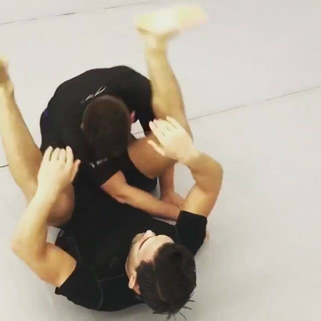 Awesome Guillotine/Triangle Setup