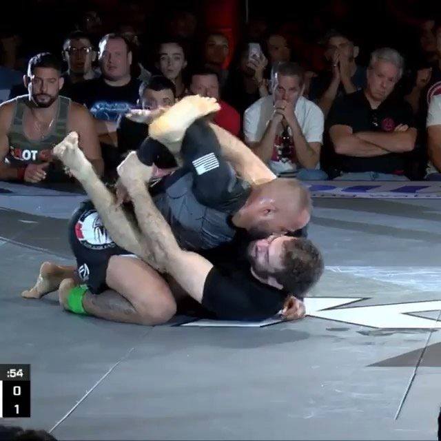 Awesome control and sweep from closed guard to mount, by Murilo Santana.