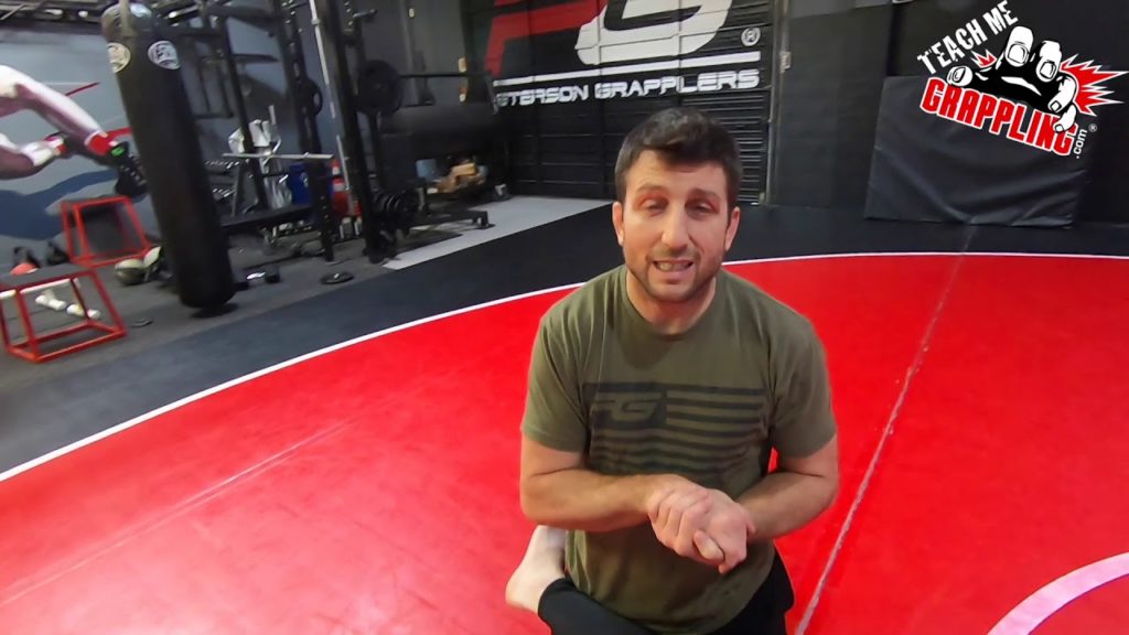 BEGINNERS... Learn The Basic DOUBLE LEG Guard Pass!!