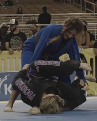 Back Attack from passing by Sophia Dalpra