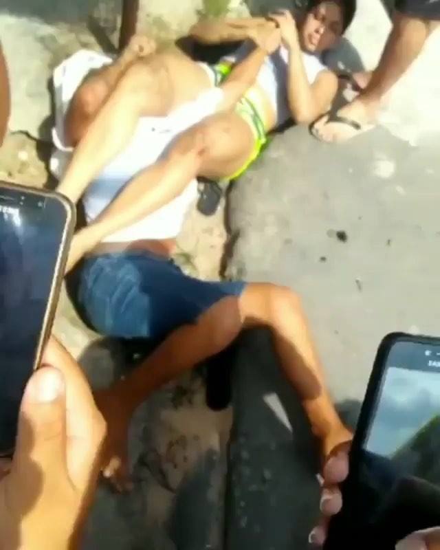 Beach Thief Gets Armbarred And Wristlocked By The BJJ Girl He Tried to Rob...