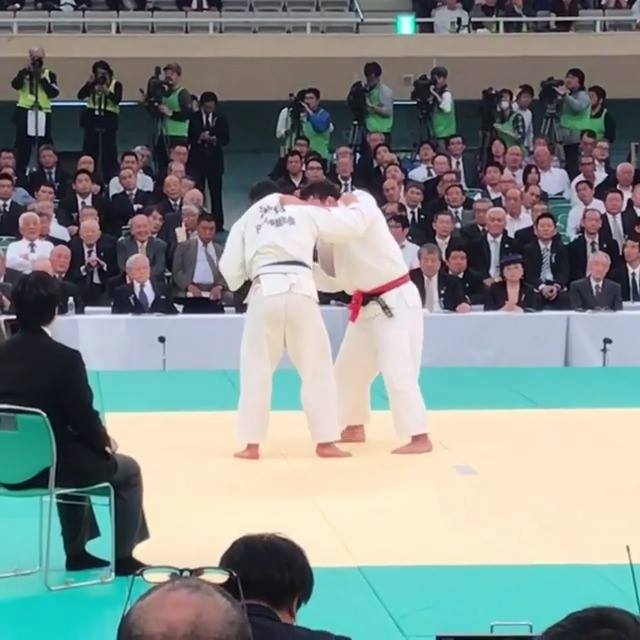 Beautiful Tani Otoshi set up by Aaron Wolf