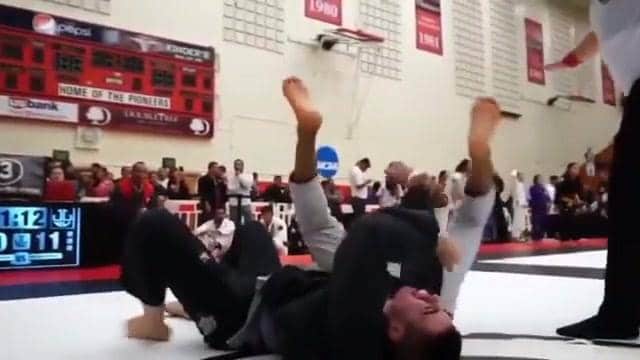 Beautiful transition and armlock by @micagalvaojj