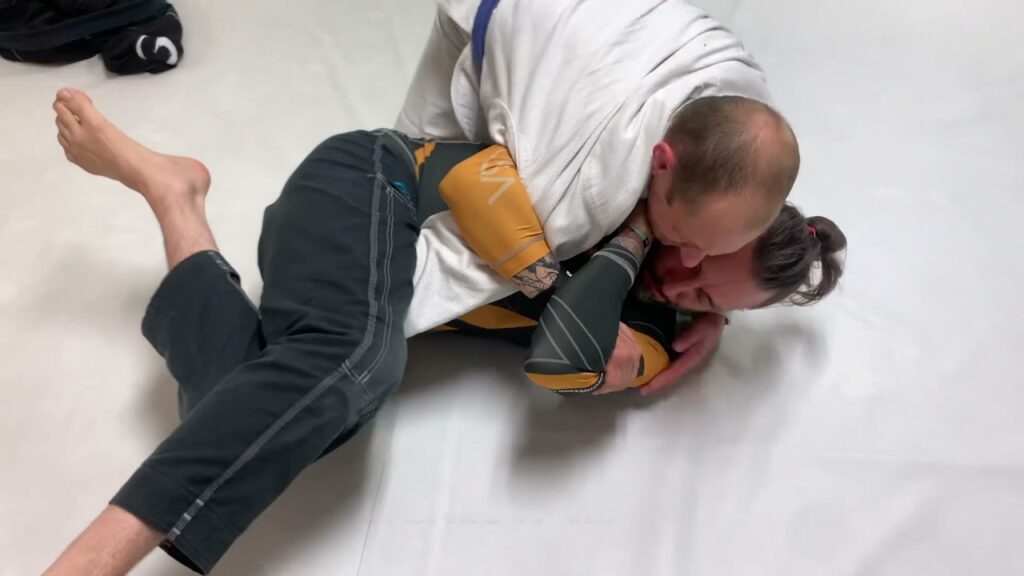 Bottom side control arm lock to Darce