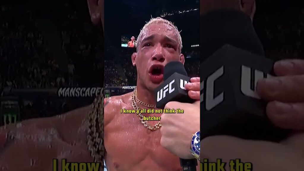 Bryan Battle had some words for the French crowd π³ #ufcparis