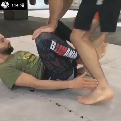 Butterfly Guard Pass to Cross Ashi Garami Leglock by @abelbjj