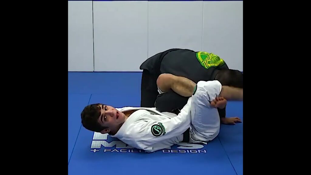 CHAINING TOGETHER TRIANGLE and OMOPLATA by Mikey Musumeci