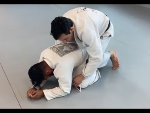 Caio Nucci e seu Jiu-Jitsu ofensivo contra a posição de quatro apoios