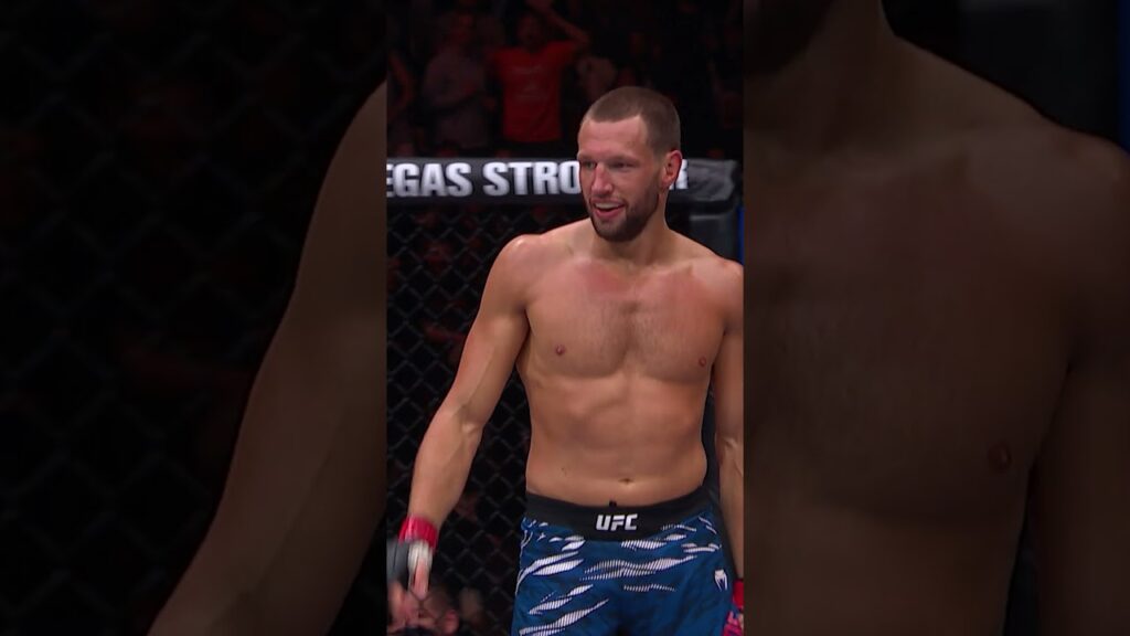 Can de Ridder get another finish this week?? π― #ufcabudhabi