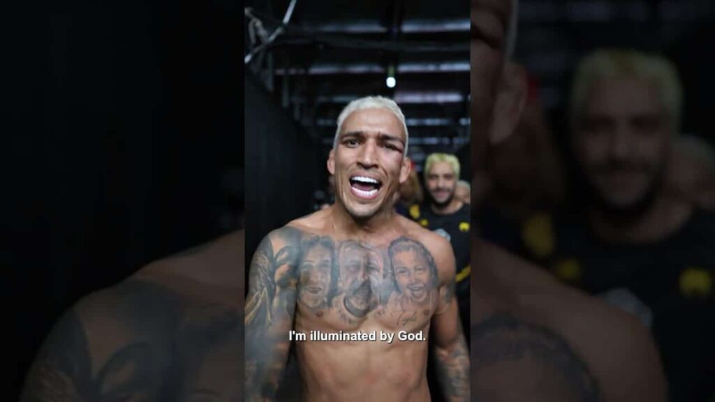 Charles Oliveira has his eyes on THE PRIZE! 🏆