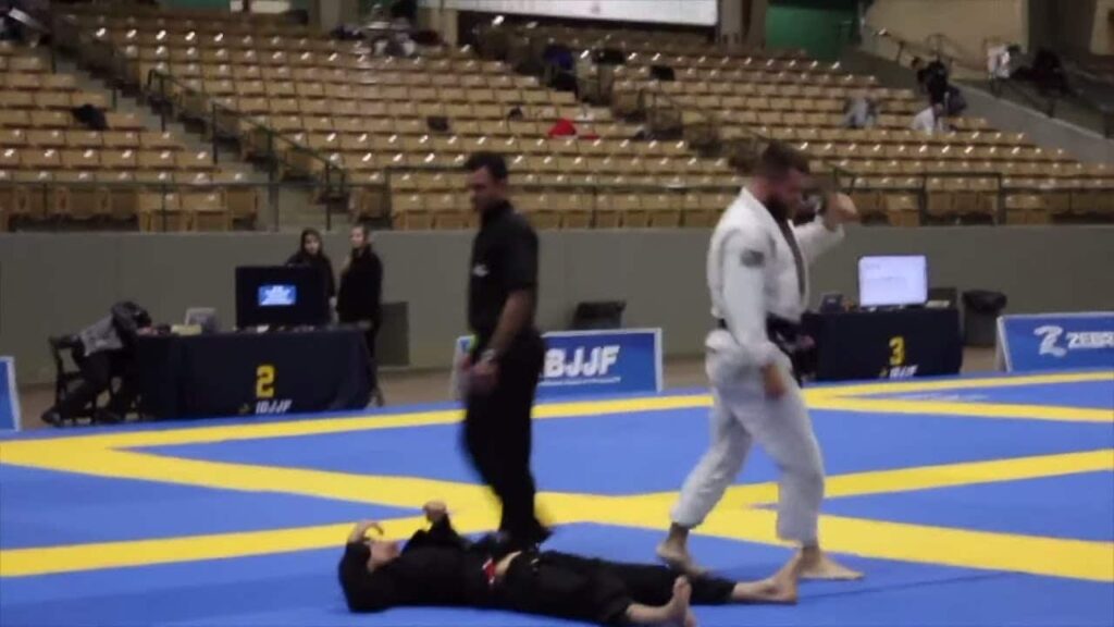 Chewjitsu's Breakthrough Guard Passing Clip (Short)