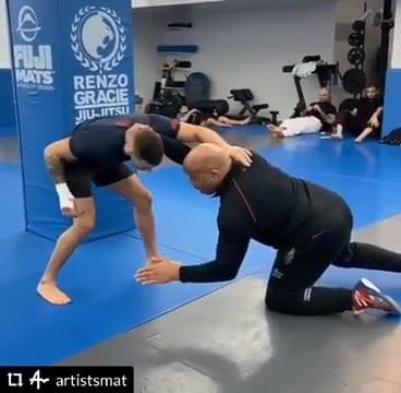 Clean ankle and knee pick combo by Rob Constance.
