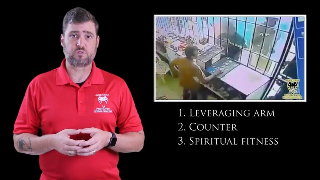 Clerk Must Fight To Break Free From Leveraging Arm | Active Self Protection