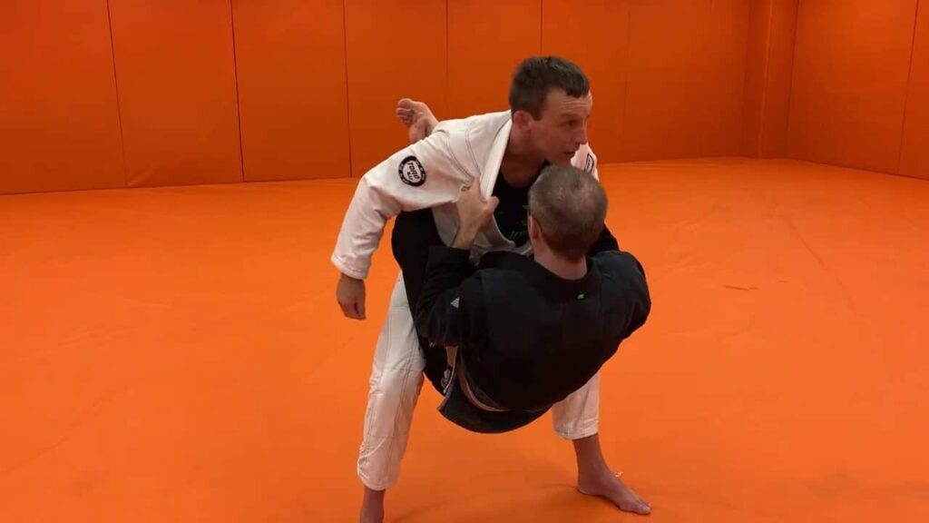 Closed Guard: Outside Trip When They Pick You Up