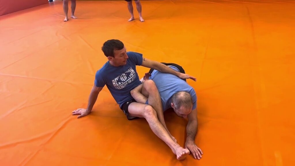 Closed Guard: Transition from Overhook Triangle to Omoplata