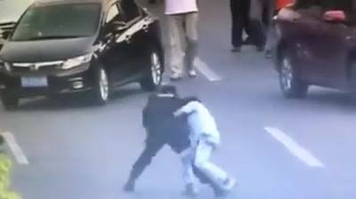 Cop using Kotegaeshi