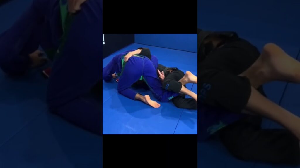 Coyote Half Guard Sweep by Alexandre Vieira