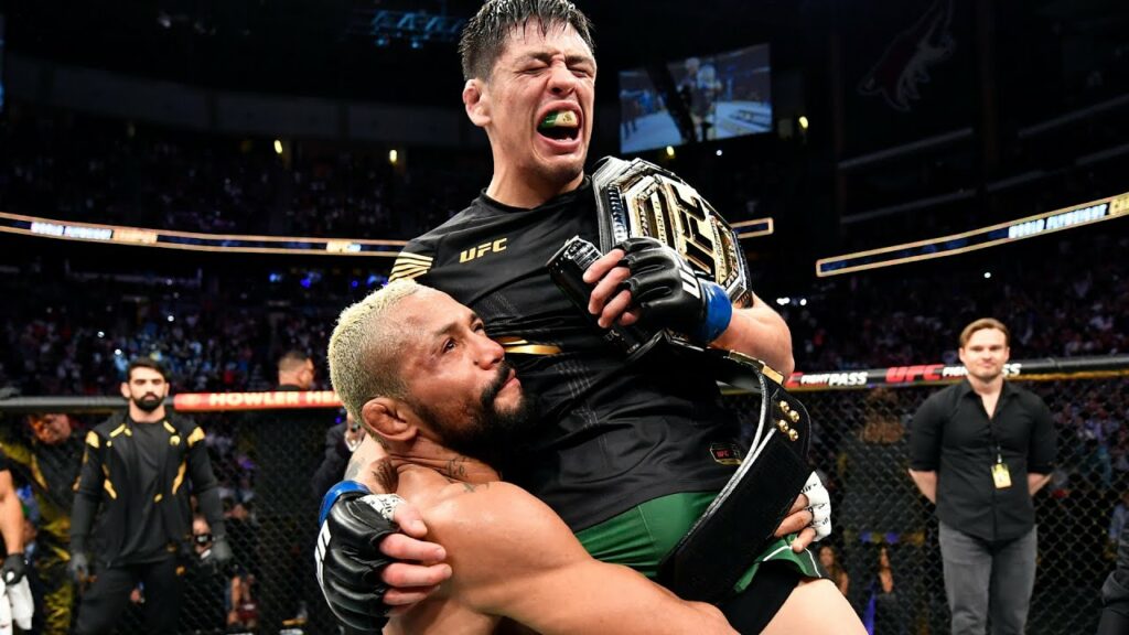 Crowning Moment: Brandon Moreno Wins UFC Flyweight Title 👑