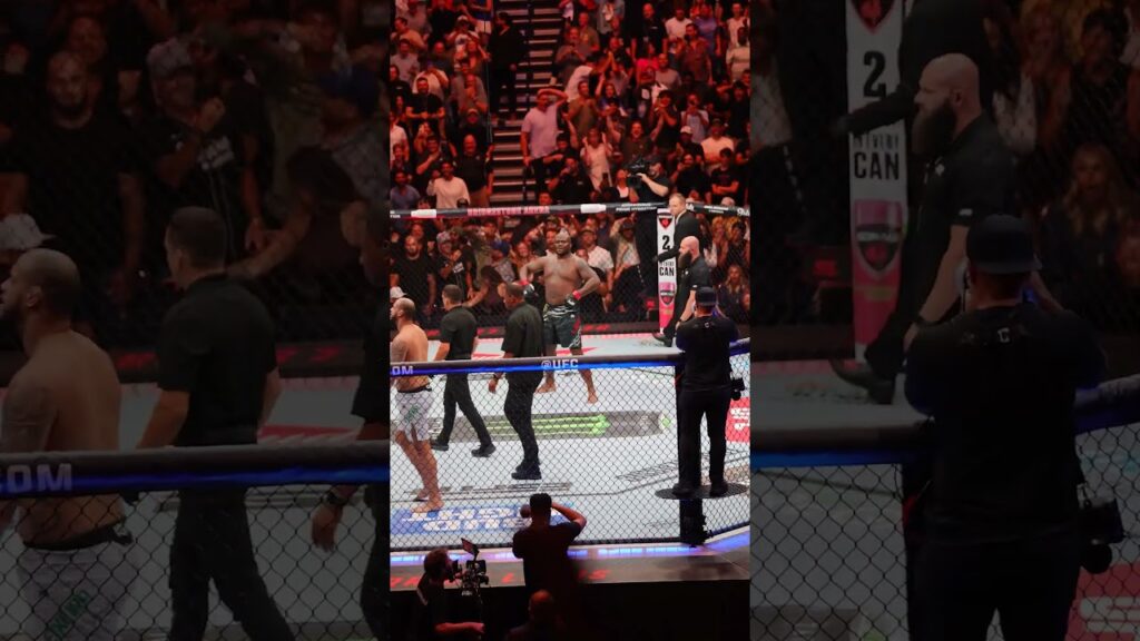 DERRICK LEWIS DOES IT AGAIN!! π€― #ufcnashville