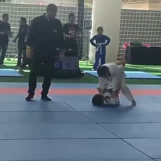 Daaaang! This little girl is a beast!