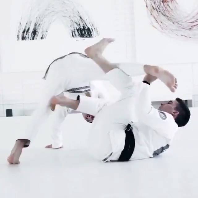 De La Riva to X-Guard