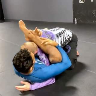 Deep Fake  @abdulaziz10p sneaks in a Kimura off New York 
 •
 Setup  New York &gt