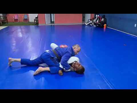 Defesa da chave omoplata na Gracie Barra Vila