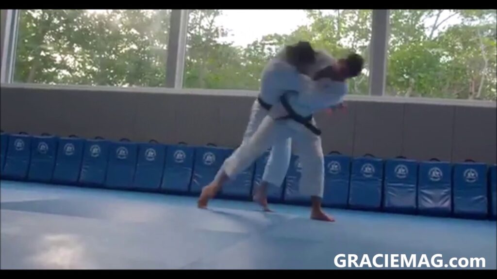 Defesa pessoal: as técnicas mais importantes para você não apanhar na rua, com os Valente Brothers